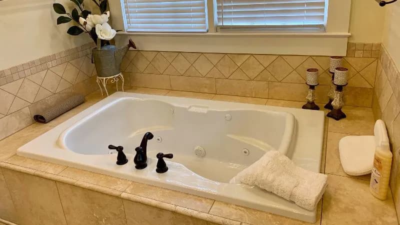 Bama Bed and Breakfast Jacuzzi room