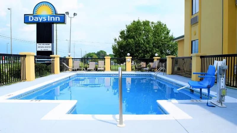 Days Inn by Wyndham Montgomery hotel photo 4