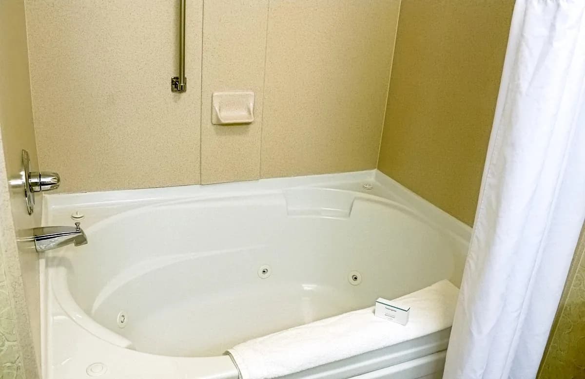 Hampton Inn & Suites Birmingham-Pelham (I-65) Jacuzzi room