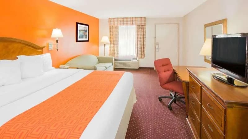Howard Johnson by Wyndham Dothan hotel photo 2