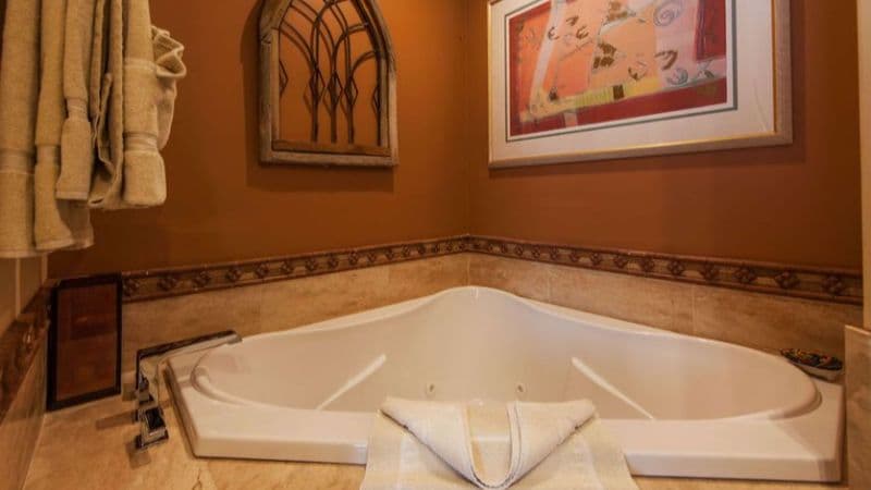 A Sunset Chateau Jacuzzi room