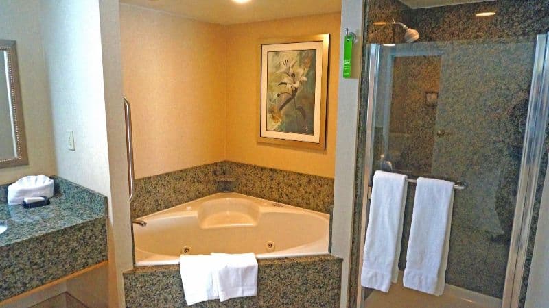 Hampton Inn Lake Havasu City Jacuzzi room
