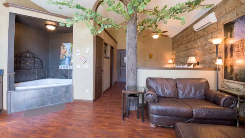 Eureka Springs Treehouses hotel photo 3