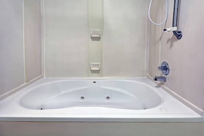 Hampton Inn Fayetteville Jacuzzi room