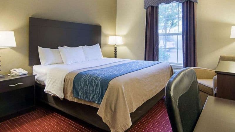 Quality Inn & Suites Little Rock West hotel photo 2