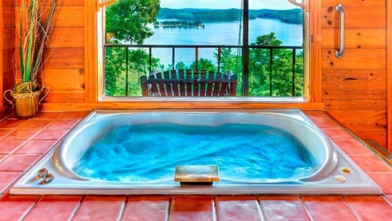 Sugar Ridge Resort Jacuzzi room