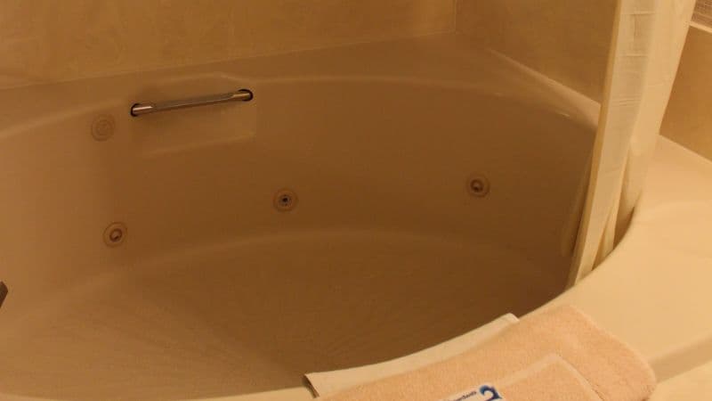 The Wharf Resort Jacuzzi room