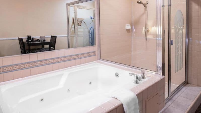 Glendale Hotel Jacuzzi room