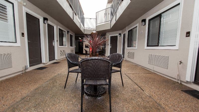 Inn by the sfo hotel photo 5