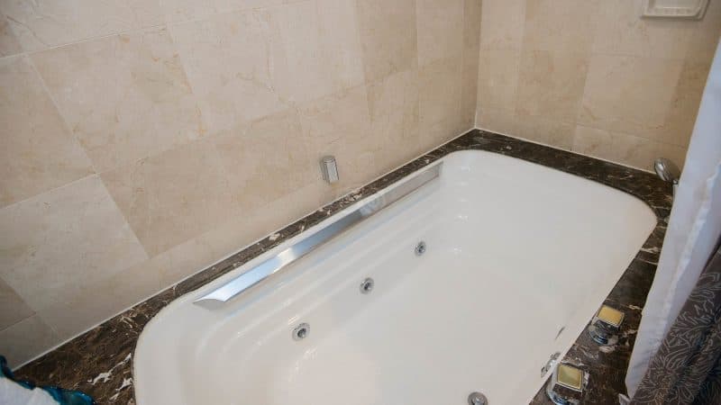 Omni Interlocken Hotel Jacuzzi room