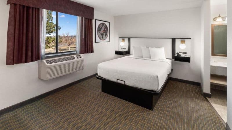 SYLO Hotel Denver Airport, a Ramada by Wyndham hotel photo 2