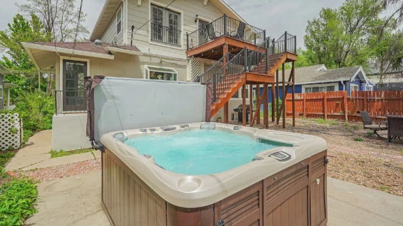 The Hive Downtown: ☀️Hot Tub +🍷Patio + 🔥Fire pit hotel photo 2