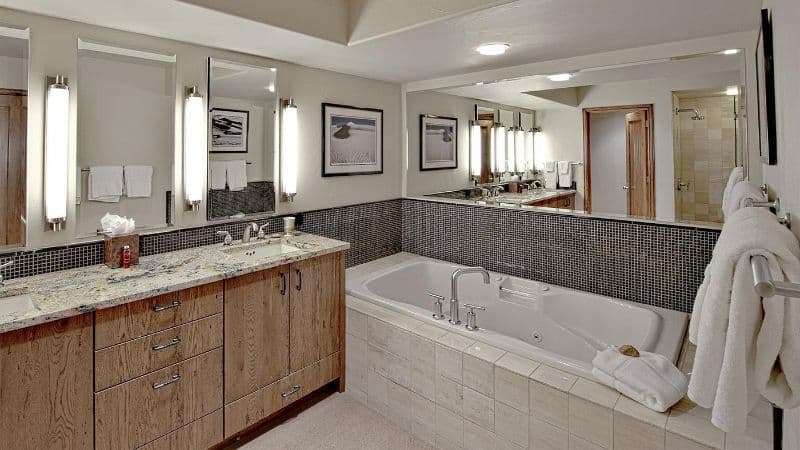 The Pines Lodge, A RockResort Jacuzzi room