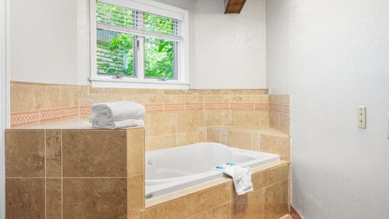 Cedar Park Whirlpool Suites Jacuzzi room