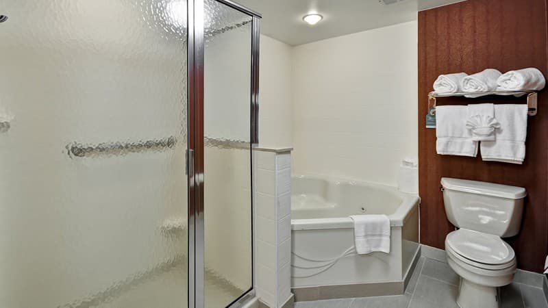 Homewood Suites by Hilton Hartford South-Glastonbury Jacuzzi room