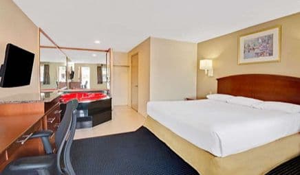 Super 8 by Wyndham Milford New Haven hotel photo 2