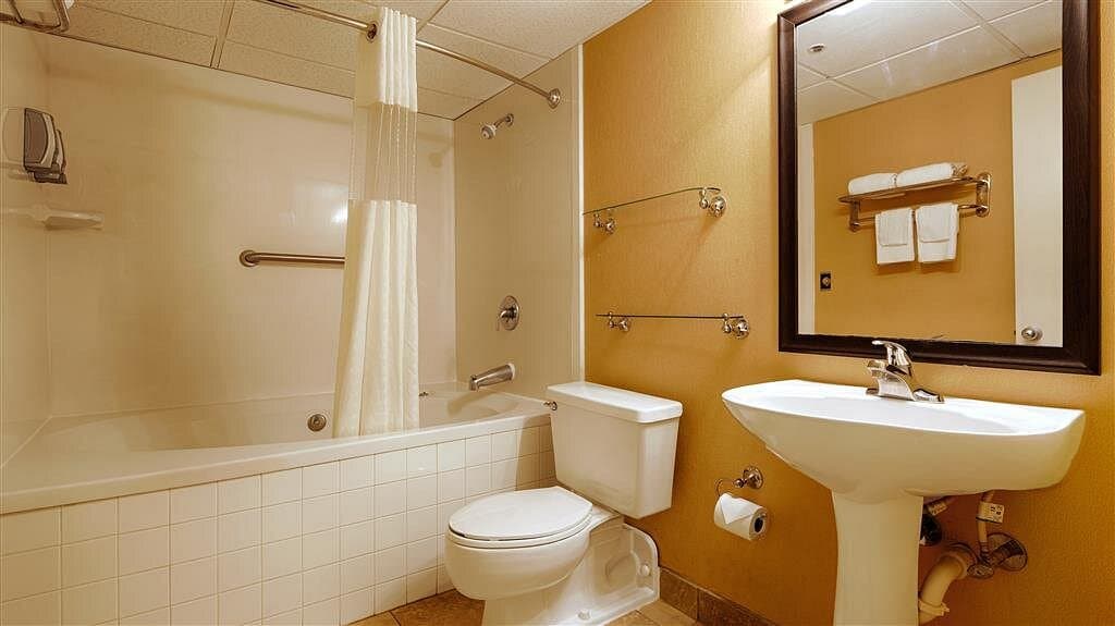 Best Western Galaxy Inn Jacuzzi room