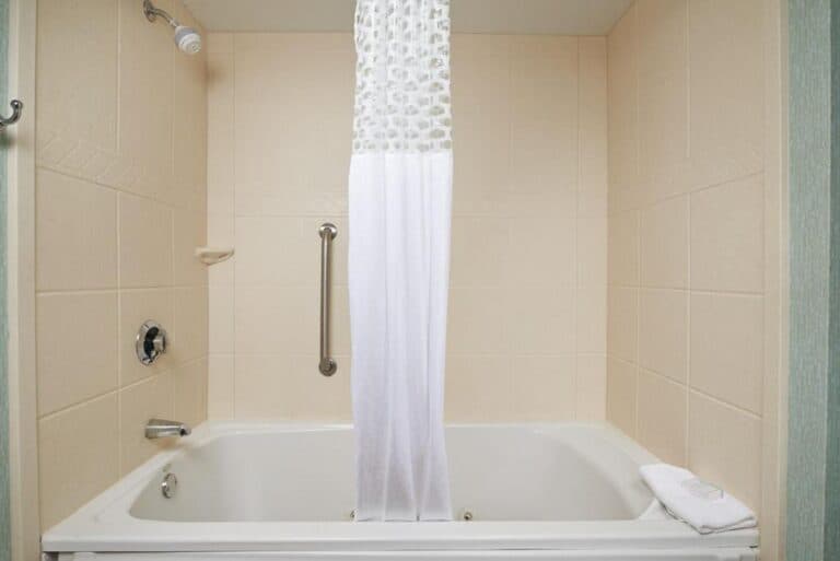 Hampton Inn Rehoboth Beach Jacuzzi room