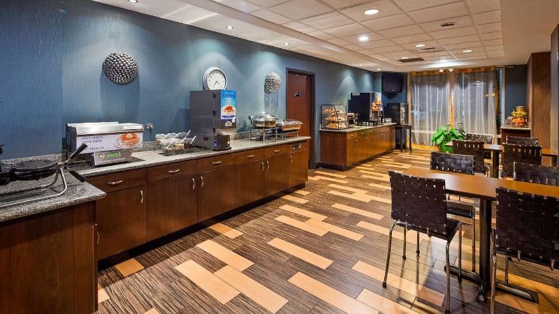 Best Western Plus Chain Of Lakes Inn & Suites hotel photo 3