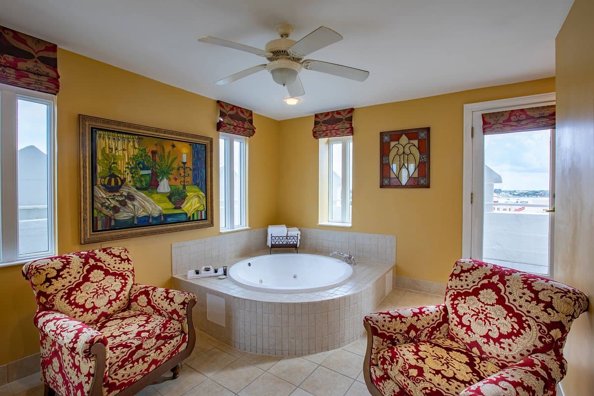 Casa Monica Resort & Spa Jacuzzi room