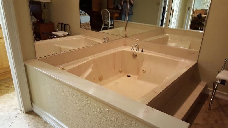 Club Sevilla Jacuzzi room