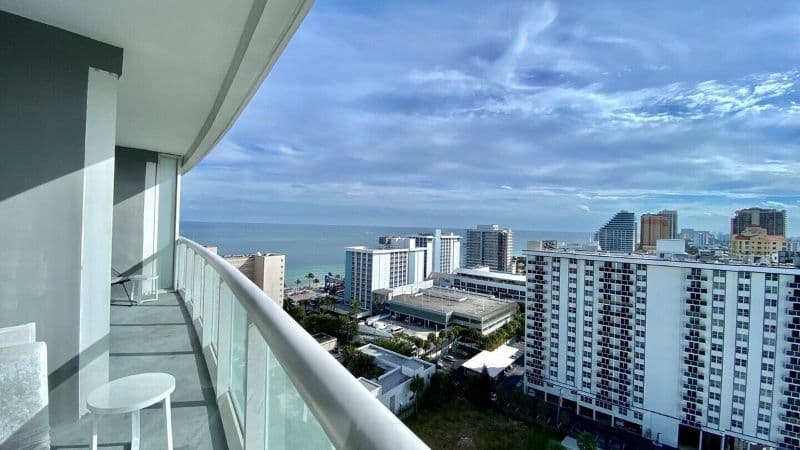 One Lux Stay at W Hotel hotel photo 4