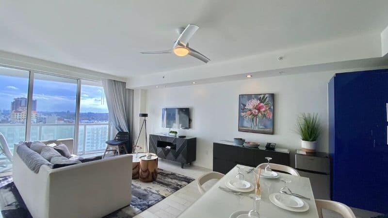 One Lux Stay at W Hotel hotel photo 5