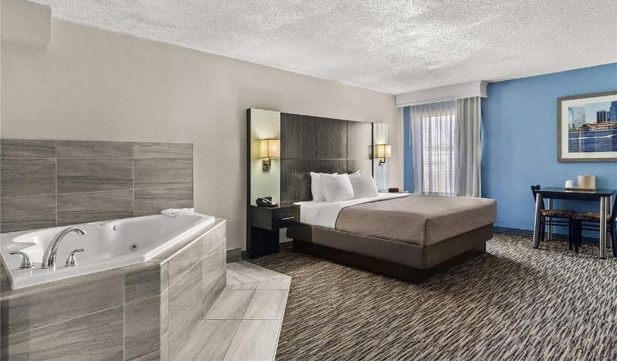 Quality Inn Jacksonville – Orange Park near Naval Air Station Jacuzzi room