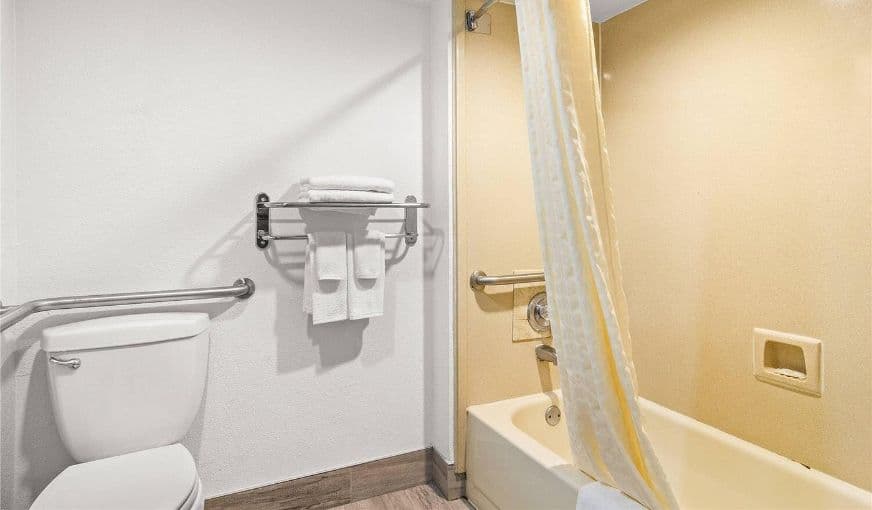 Quality Inn Jacksonville – Orange Park near Naval Air Station hotel photo 3