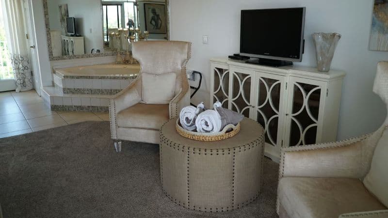 White Orchid Inn & Spa Jacuzzi room