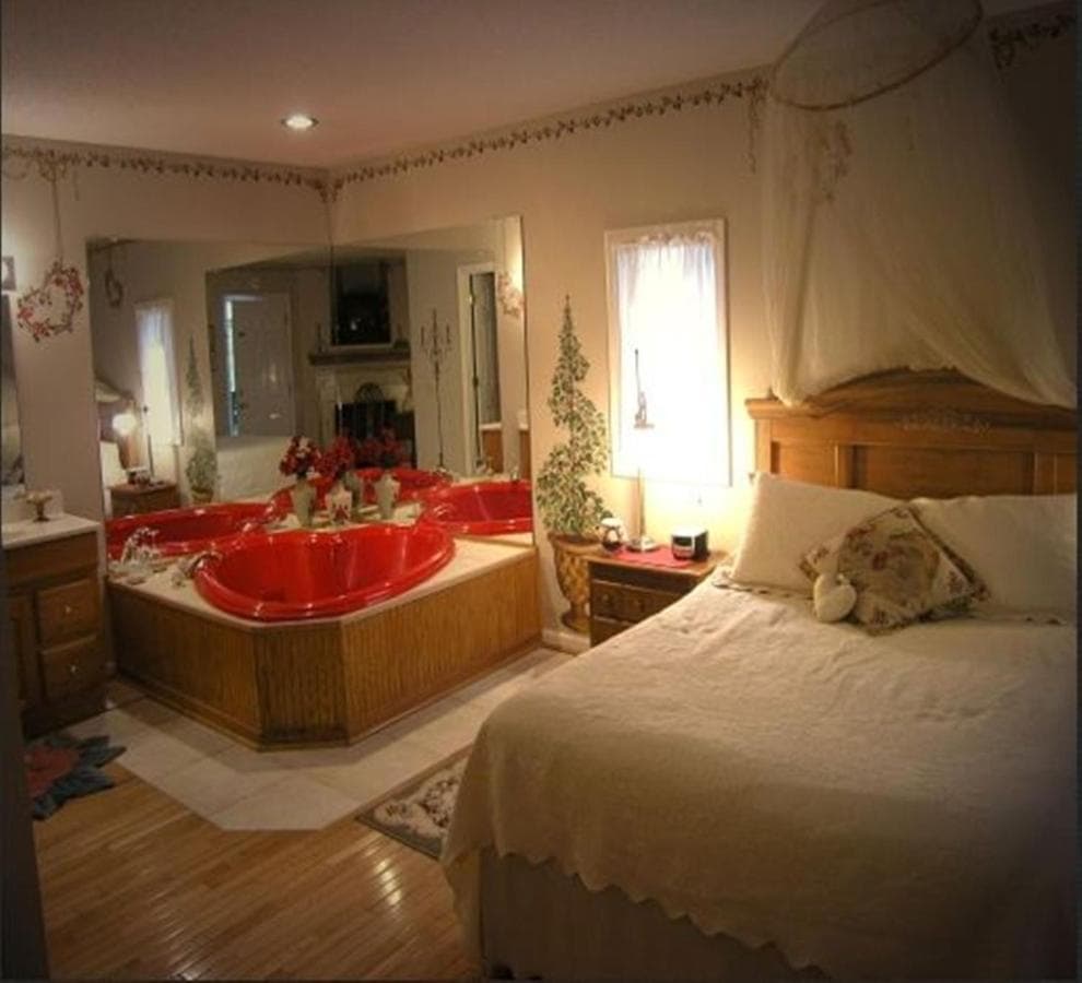 Black Forest Vacation Rentals Jacuzzi room