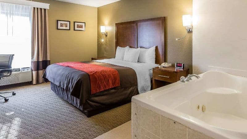 Comfort Inn & Suites Dalton hotel photo 2