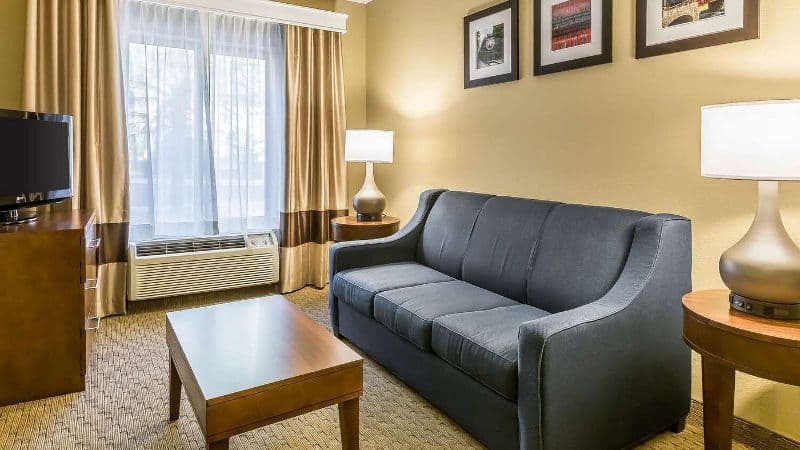 Comfort Inn & Suites Dalton hotel photo 4