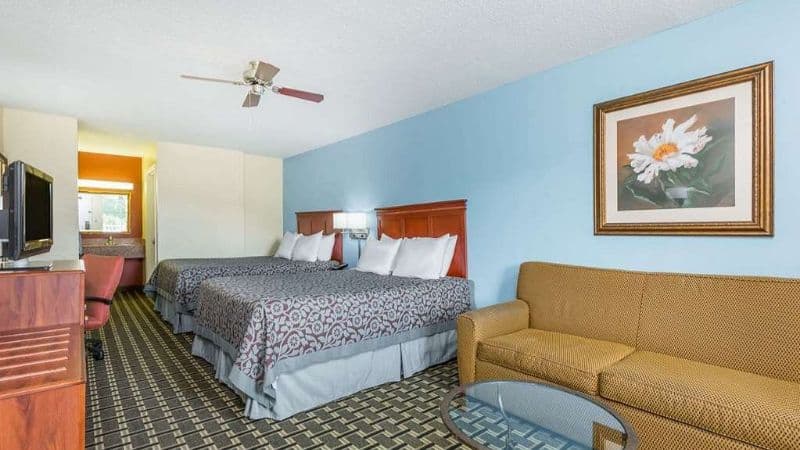 Days Inn by Wyndham Trenton hotel photo 3