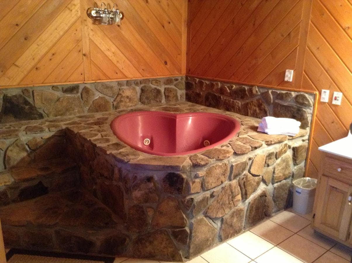 Heidi Motel Jacuzzi room