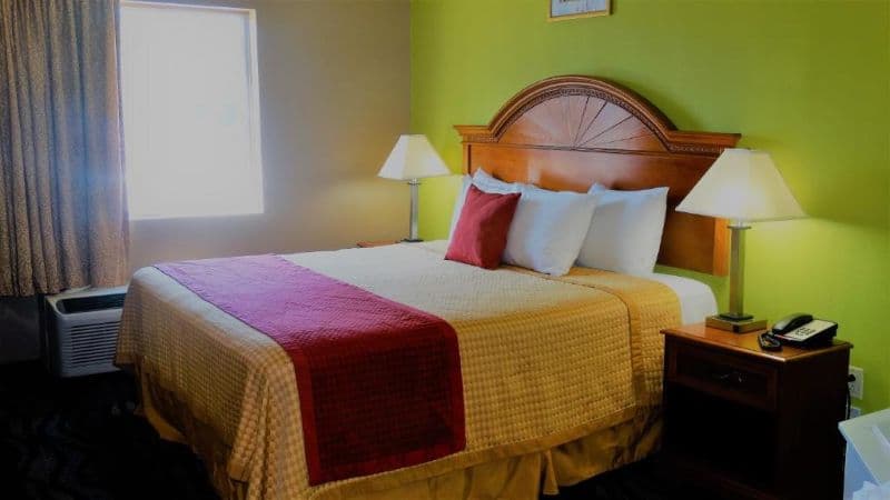 Oak Tree Inn & Suites hotel photo 3