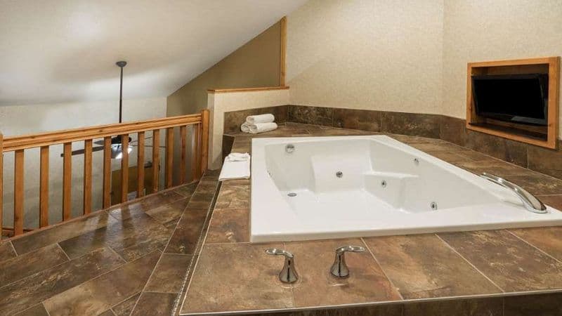 La Quinta Inn & Suites by Wyndham Idaho Falls / Ammon Jacuzzi room