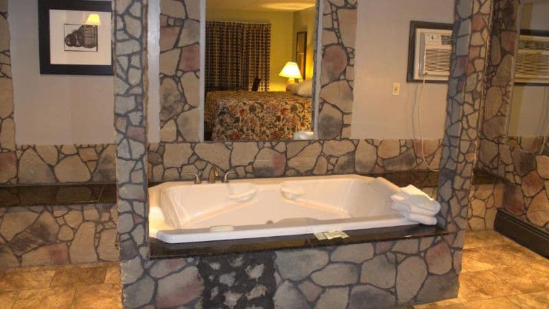 American Inn & Suites hotel photo 4