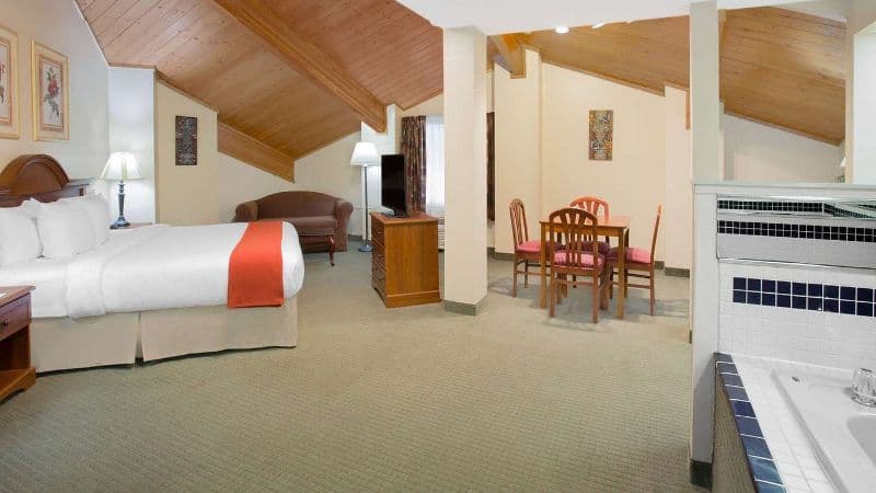 Baymont by Wyndham Freeport hotel photo 2