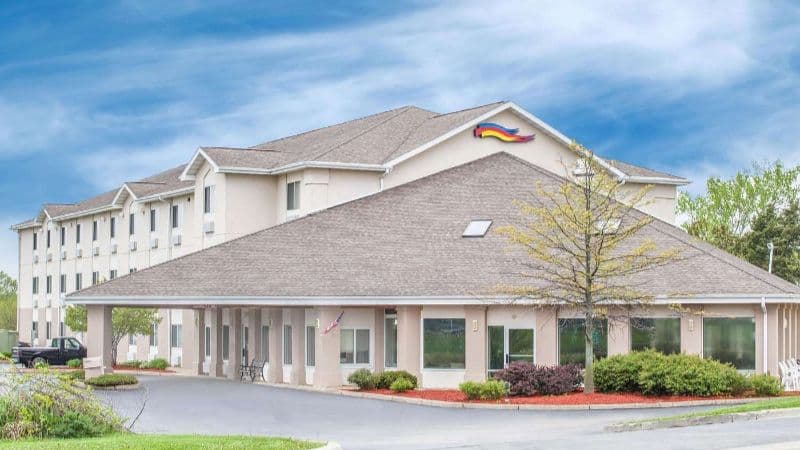 Baymont by Wyndham Freeport hotel photo 5