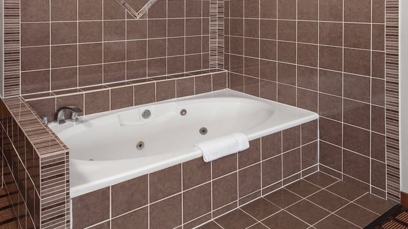 Baymont by Wyndham Morton Jacuzzi room