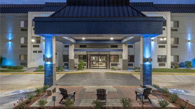 Best Western Bolingbrook Hotel Jacuzzi room