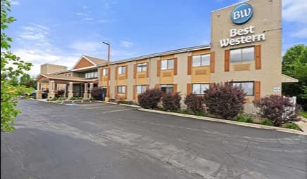 Best Western Plus Oakbrook Inn Jacuzzi room