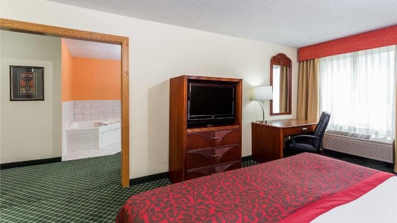Days Inn & Suites by Wyndham Bloomington/Normal IL hotel photo 3