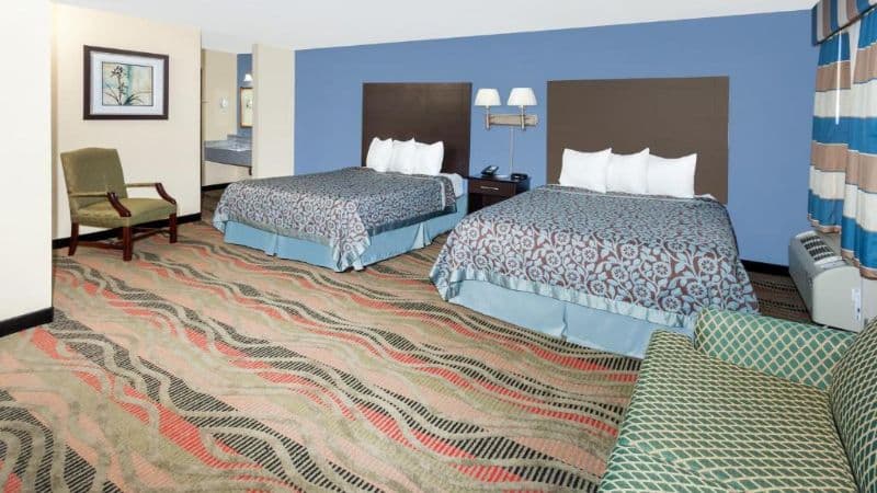 Days Inn by Wyndham Springfield hotel photo 2