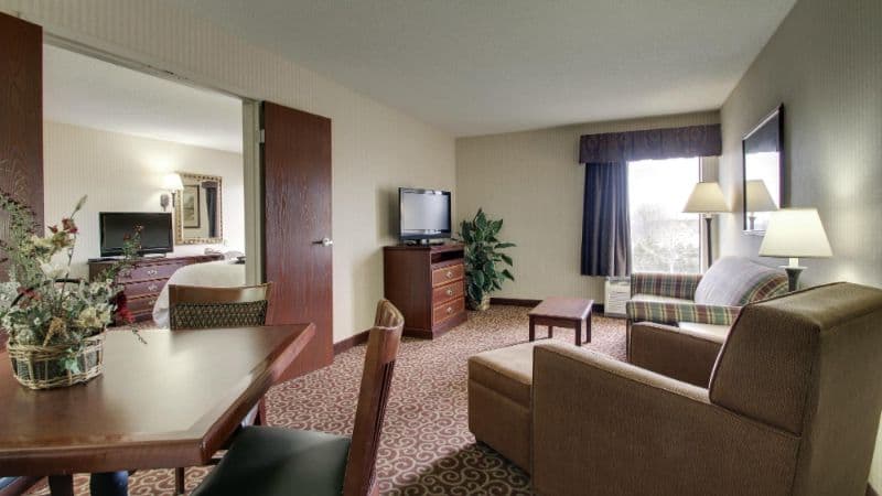 Quality Inn & Suites hotel photo 4