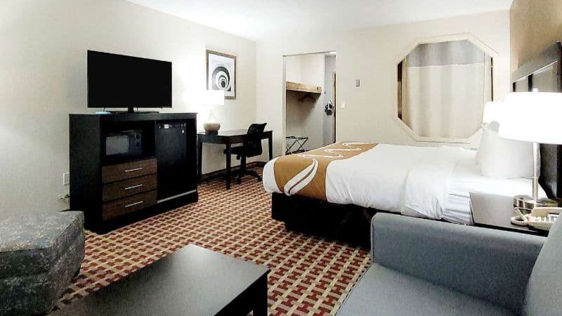Quality Inn & Suites Marion hotel photo 3