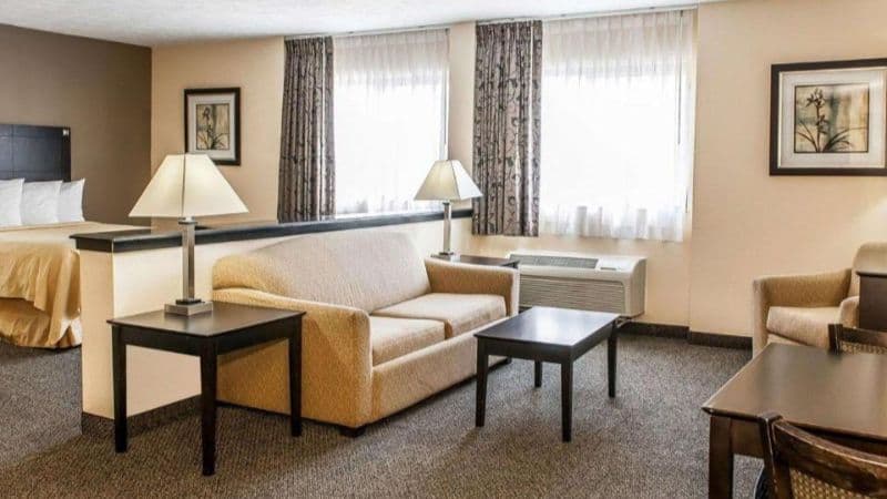Quality Inn & Suites Mattoon hotel photo 4