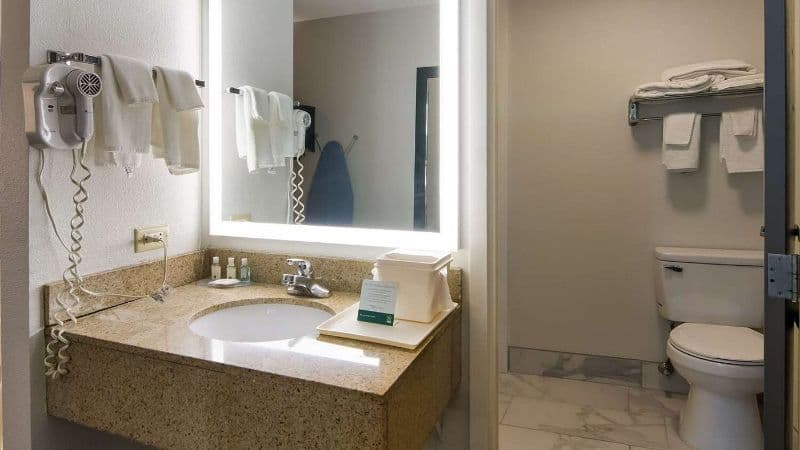 Quality Inn Aurora – Naperville Area hotel photo 5