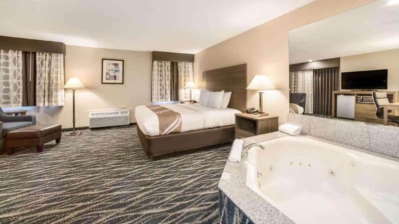 Quality Inn Effingham hotel photo 2